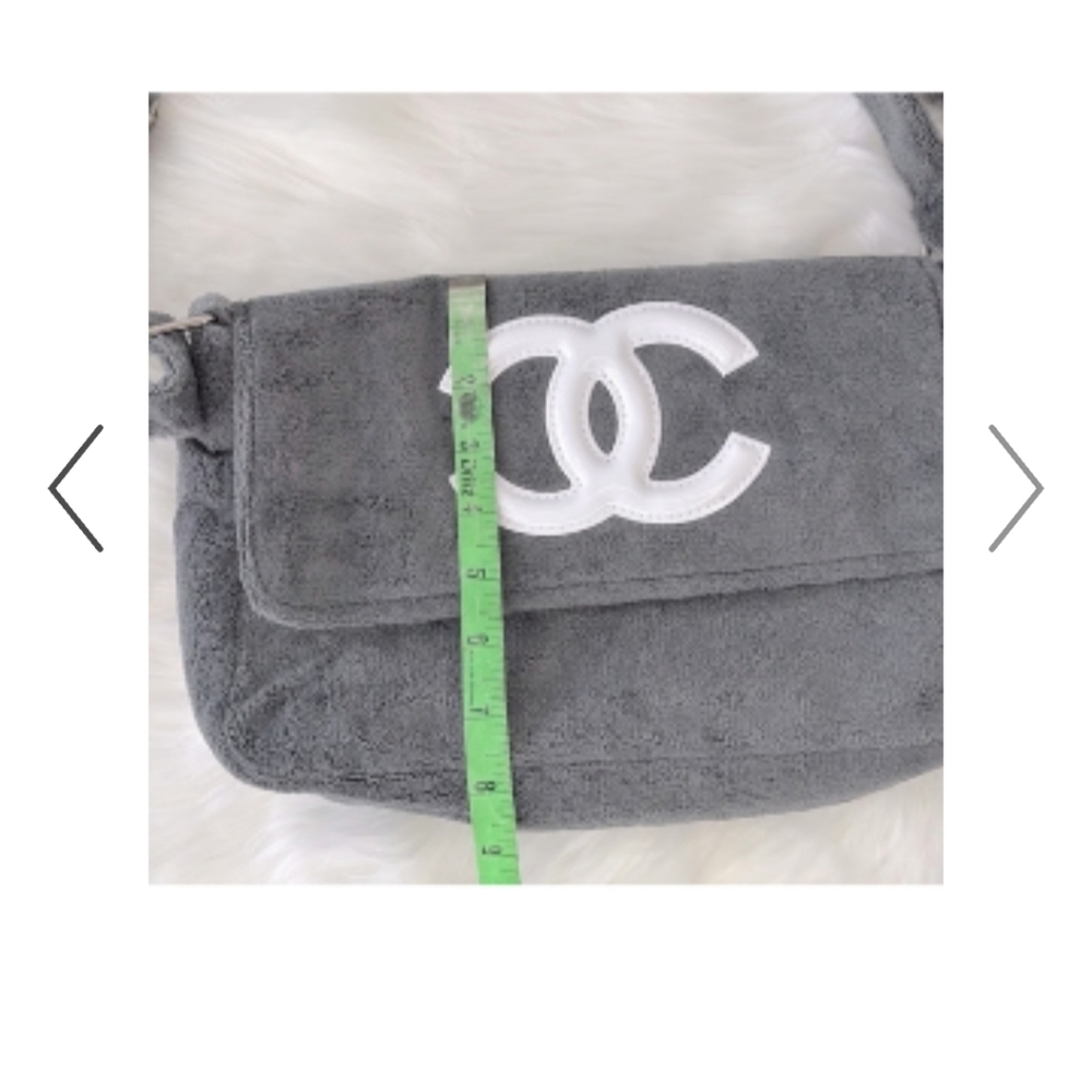 🩶🤍CHANEL Plush Gray Crossbody Bag with White Emblem, VIP Precision BAG.🩶💕 - Picture 6 of 13